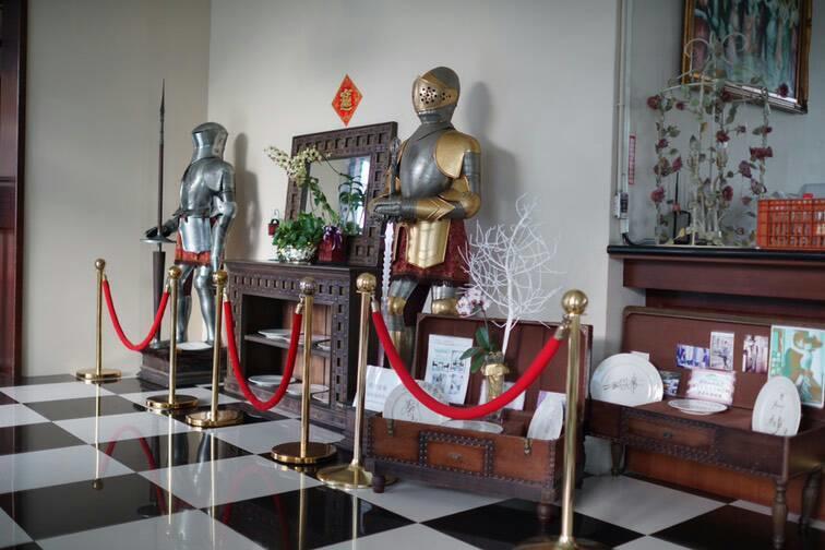 Empire Pacific Castle Hotell Yangmei Exteriör bild