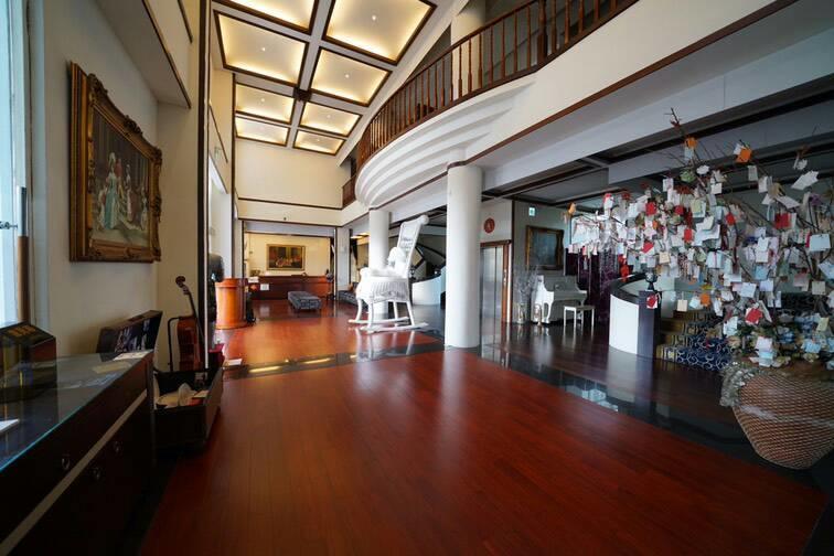 Empire Pacific Castle Hotell Yangmei Exteriör bild