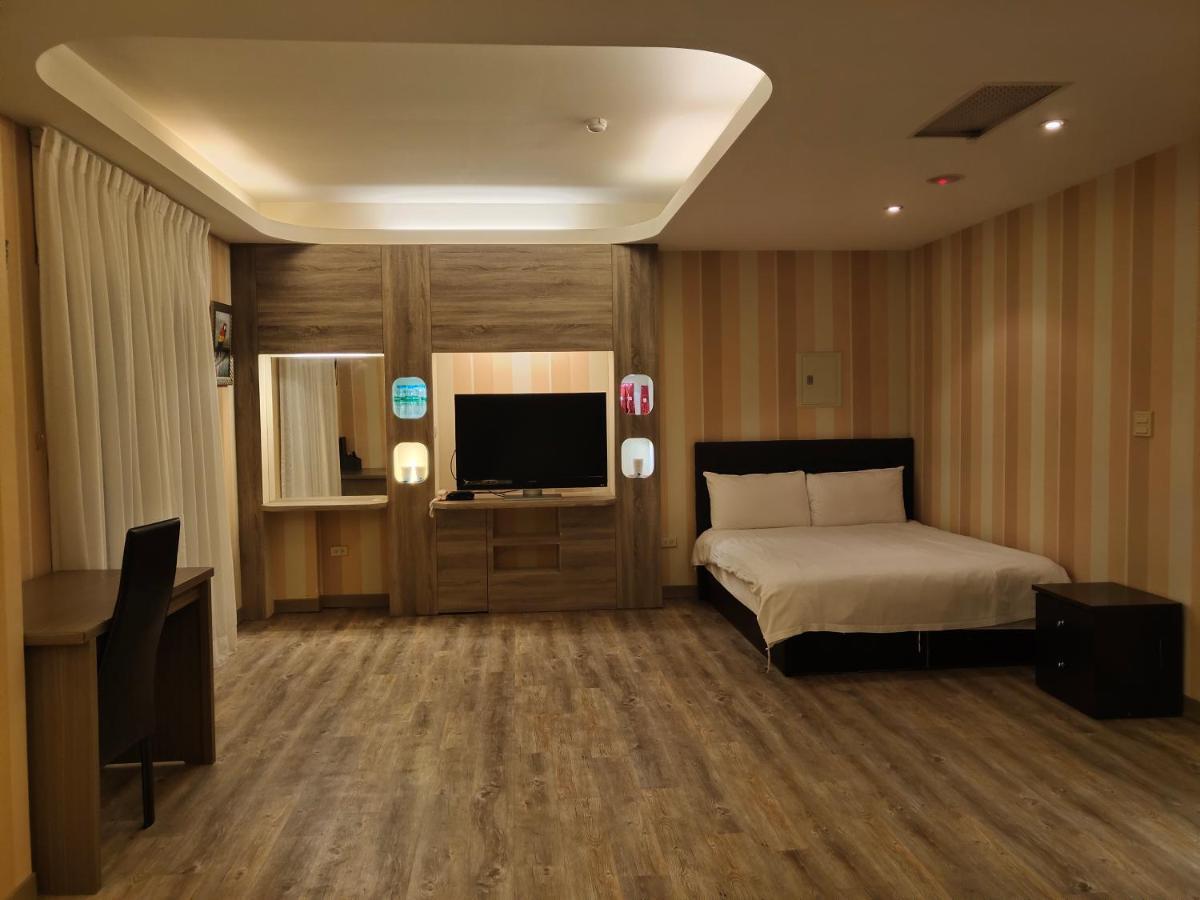Empire Pacific Castle Hotell Yangmei Exteriör bild