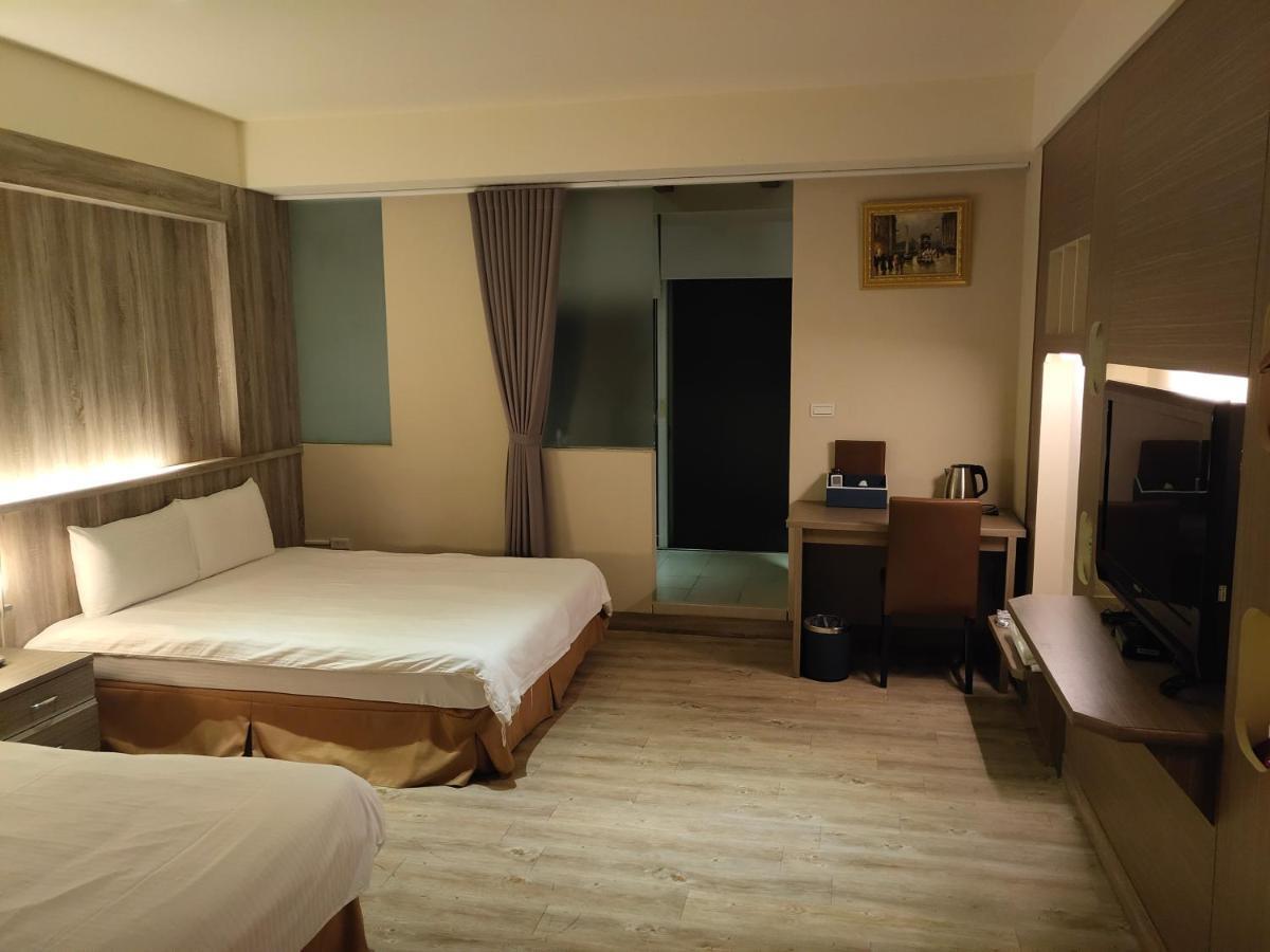 Empire Pacific Castle Hotell Yangmei Exteriör bild
